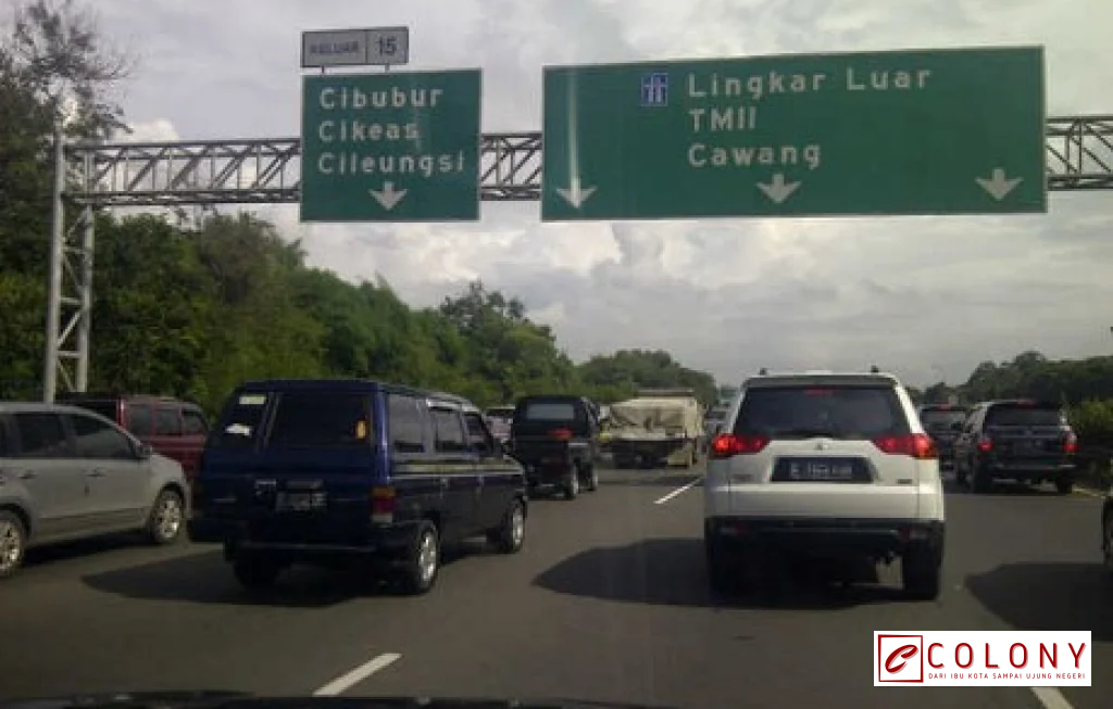 macet Tol Jagorawi arah Jakarta