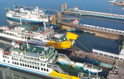 Pemudik Menyeberang ke Sumatera