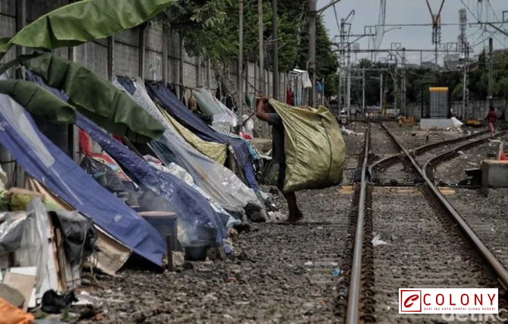 Relokasi Warga Tepi Rel Senen