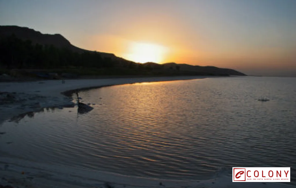 sunset cantik maranjab desert