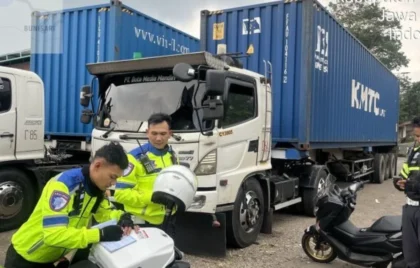 truk langgar aturan mudik