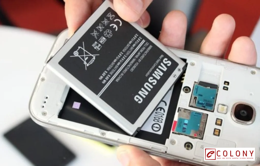 smartphone baterai lepas pasang